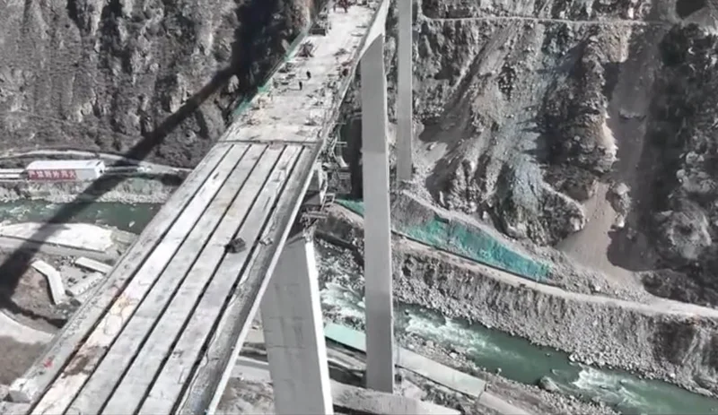 Hongqi Bridge: A Testament to Human Ambition and Our Connected Future